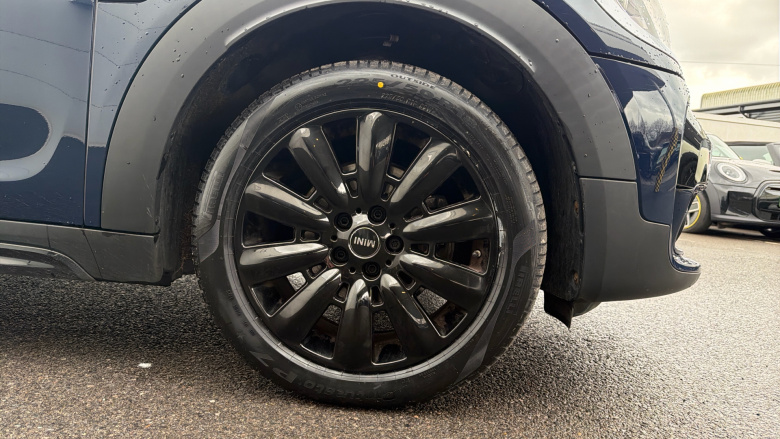 MINI Countryman 1.5 Cooper 5dr Auto [Chili/Nav+ Pack] Petrol Hatchback